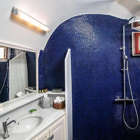 Elegant Santorini Mariniou Private Hot Tub Air Conditioning *