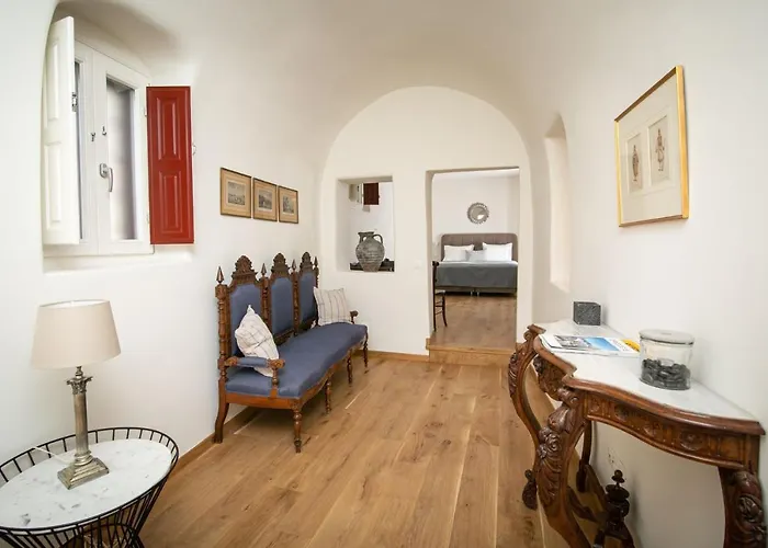 Elegant Santorini Mariniou Private Hot Tub Air Conditioning Villa *