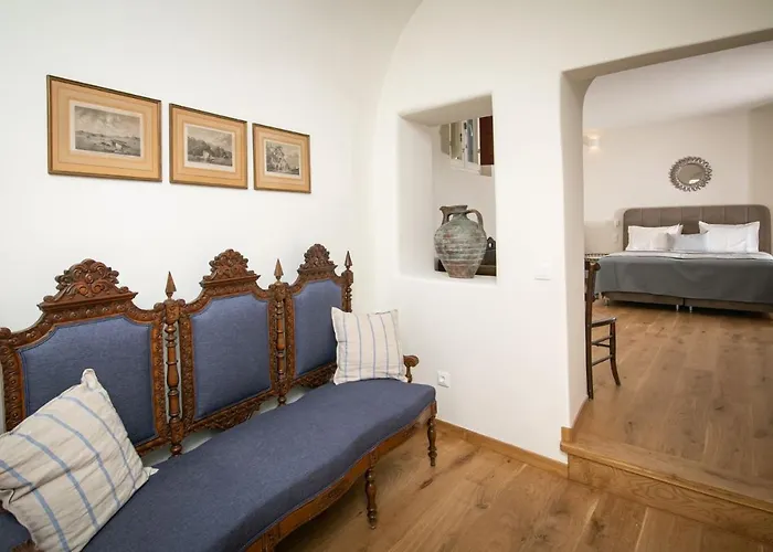 Villa Elegant Santorini Mariniou Private Hot Tub Air Conditioning