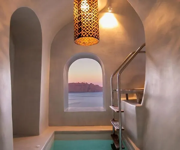 Villa Elegant Santorini Mariniou Private Hot Tub Air Conditioning Oia