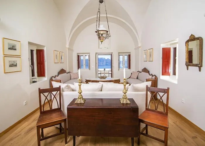 Villa Elegant Santorini Mariniou Private Hot Tub Air Conditioning Oia