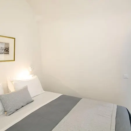 Elegant Santorini Mariniou Private Hot Tub Air Conditioning