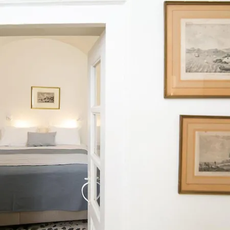 Villa Elegant Santorini Mariniou Private Hot Tub Air Conditioning